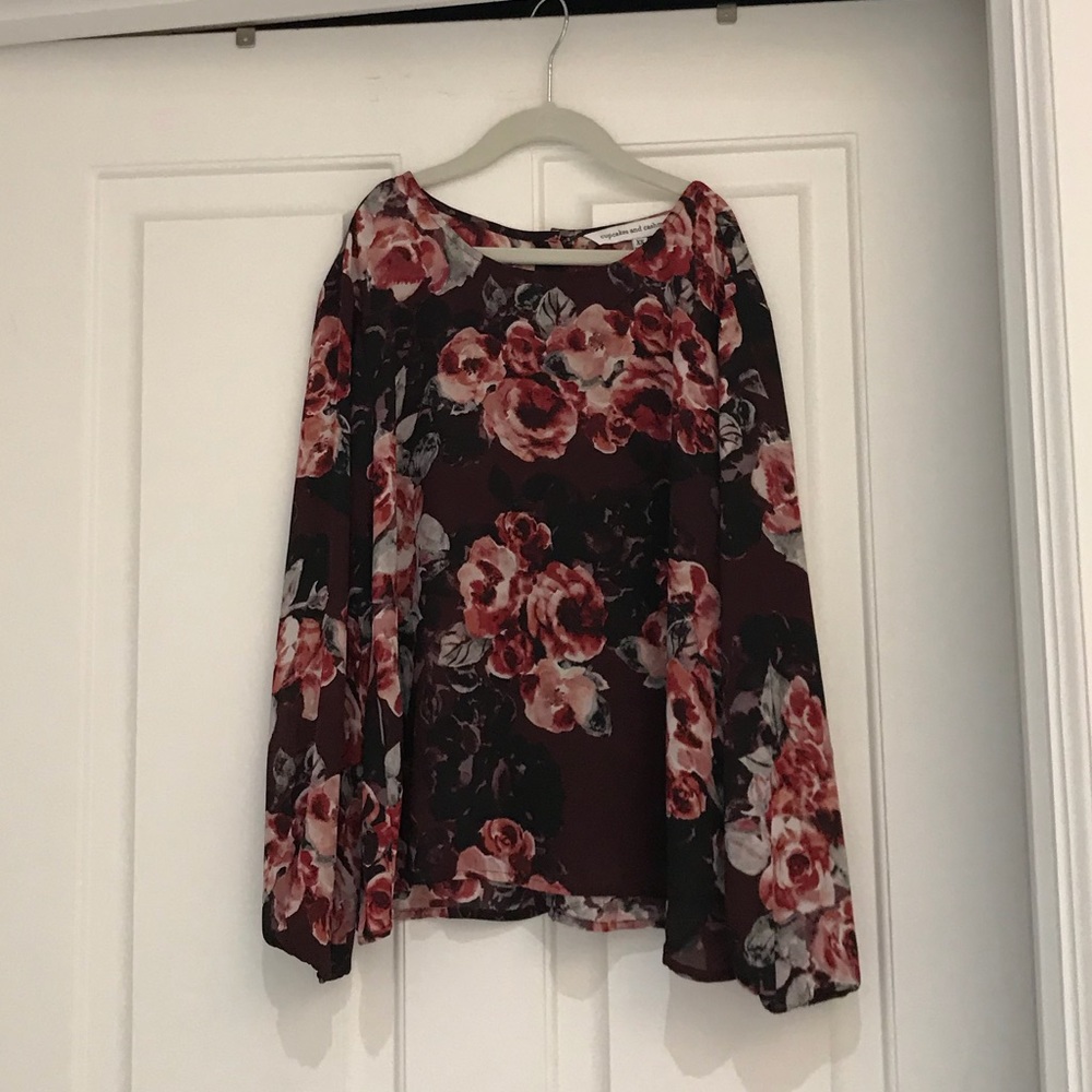Cupcakes and Cashmere floral blouse